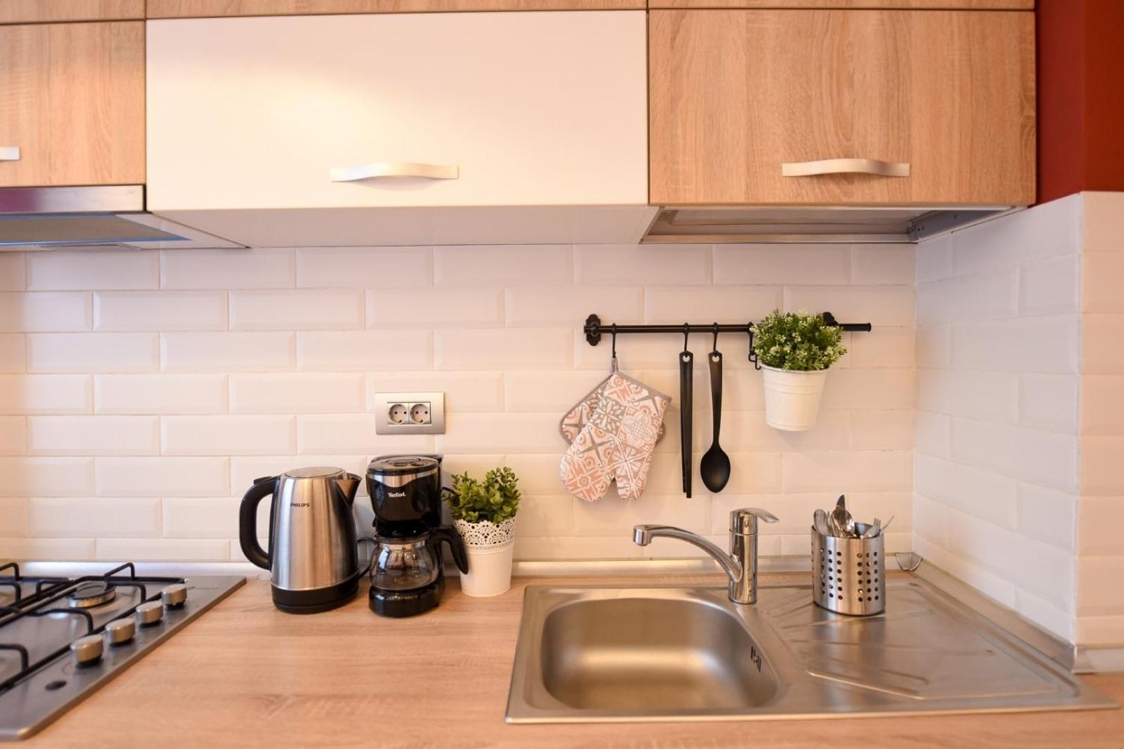 Downtown Oasis: Central Apartments With Cozy Charm 부쿠레슈티 객실 사진