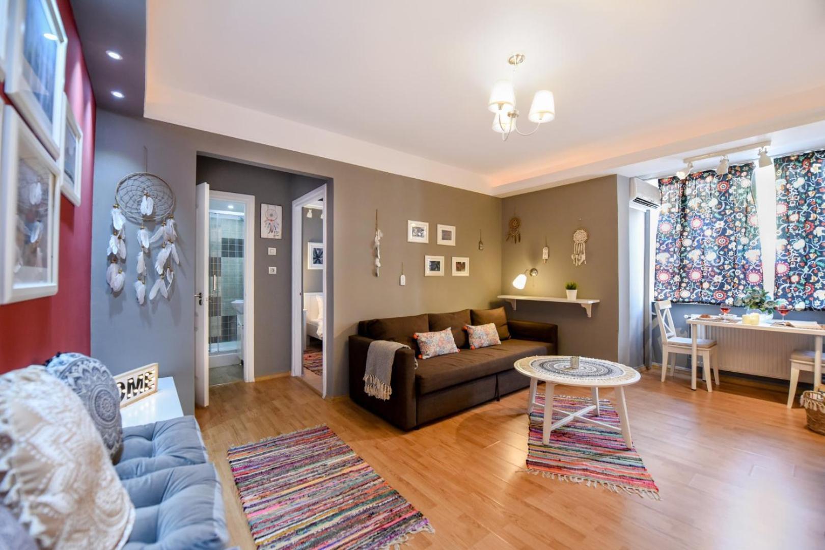 Downtown Oasis: Central Apartments With Cozy Charm 부쿠레슈티 객실 사진